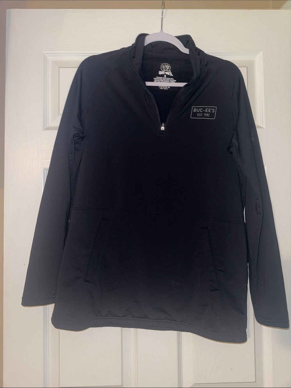 Buc-ee's Women's Black Quarter-Zip Pullover